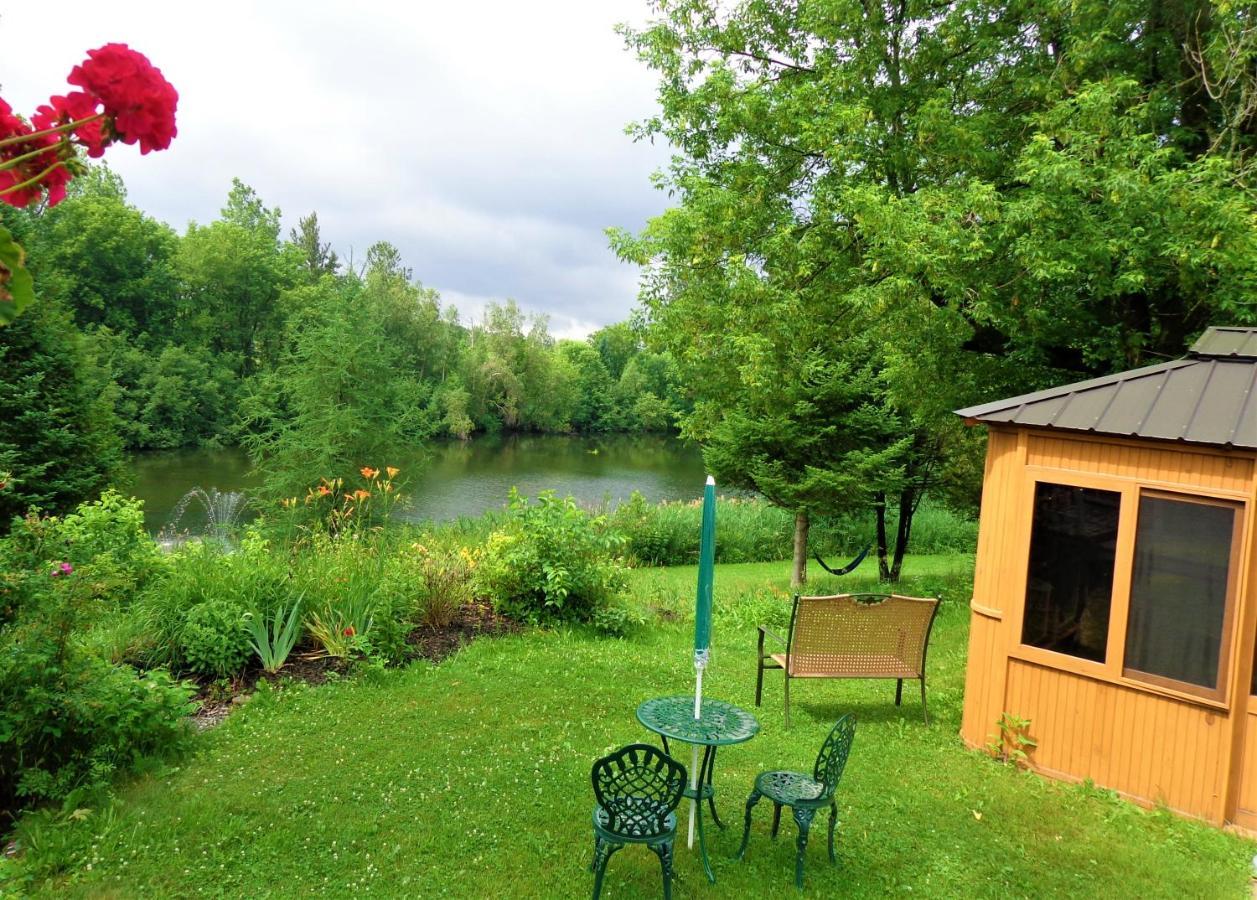 Motel Des Deux Lacs Waterloo Zewnętrze zdjęcie