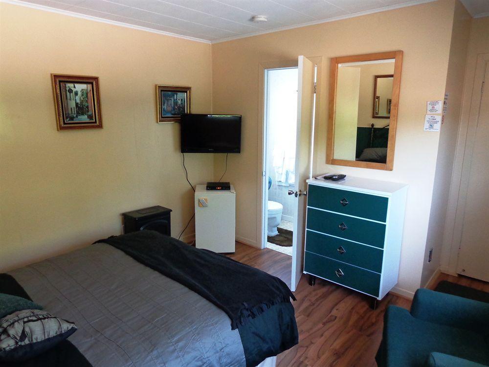 Motel Des Deux Lacs Waterloo Zewnętrze zdjęcie