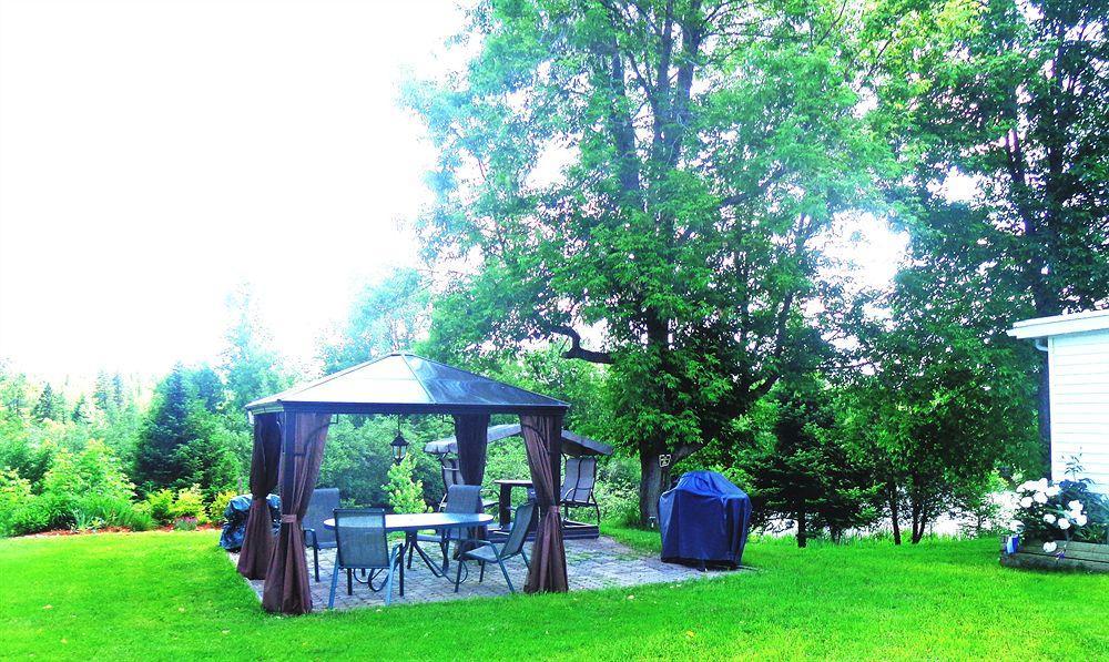 Motel Des Deux Lacs Waterloo Zewnętrze zdjęcie