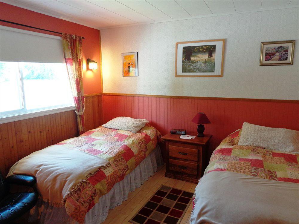 Motel Des Deux Lacs Waterloo Zewnętrze zdjęcie