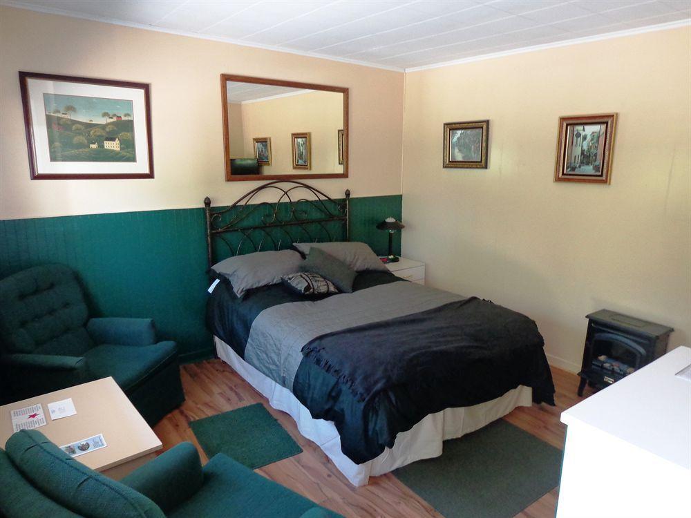 Motel Des Deux Lacs Waterloo Zewnętrze zdjęcie