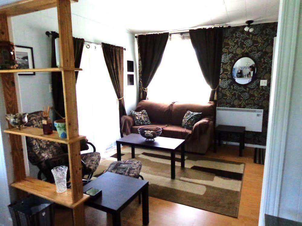 Motel Des Deux Lacs Waterloo Zewnętrze zdjęcie
