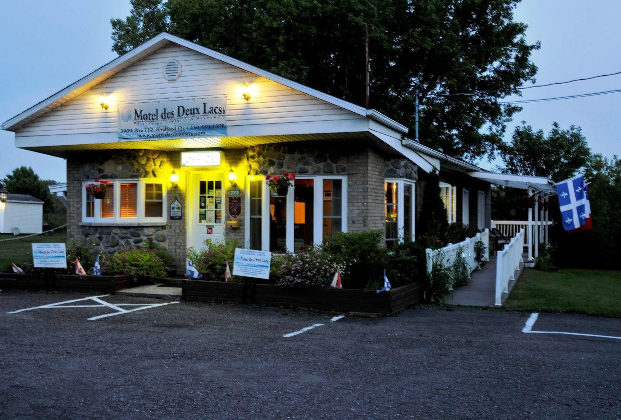 Motel Des Deux Lacs Waterloo Zewnętrze zdjęcie
