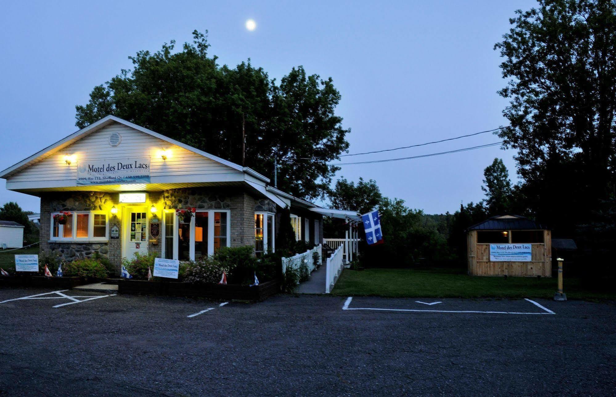 Motel Des Deux Lacs Waterloo Zewnętrze zdjęcie