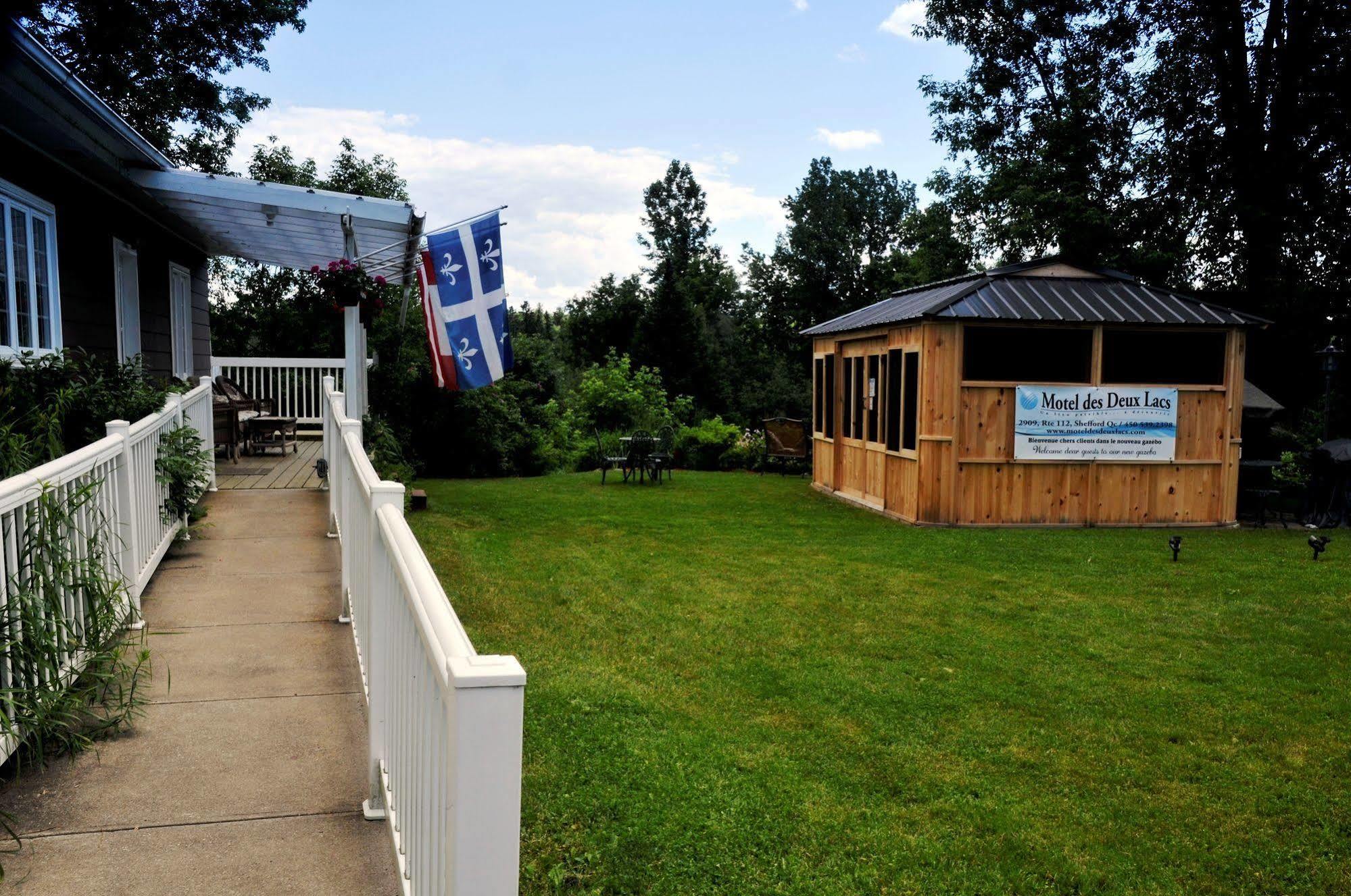Motel Des Deux Lacs Waterloo Zewnętrze zdjęcie