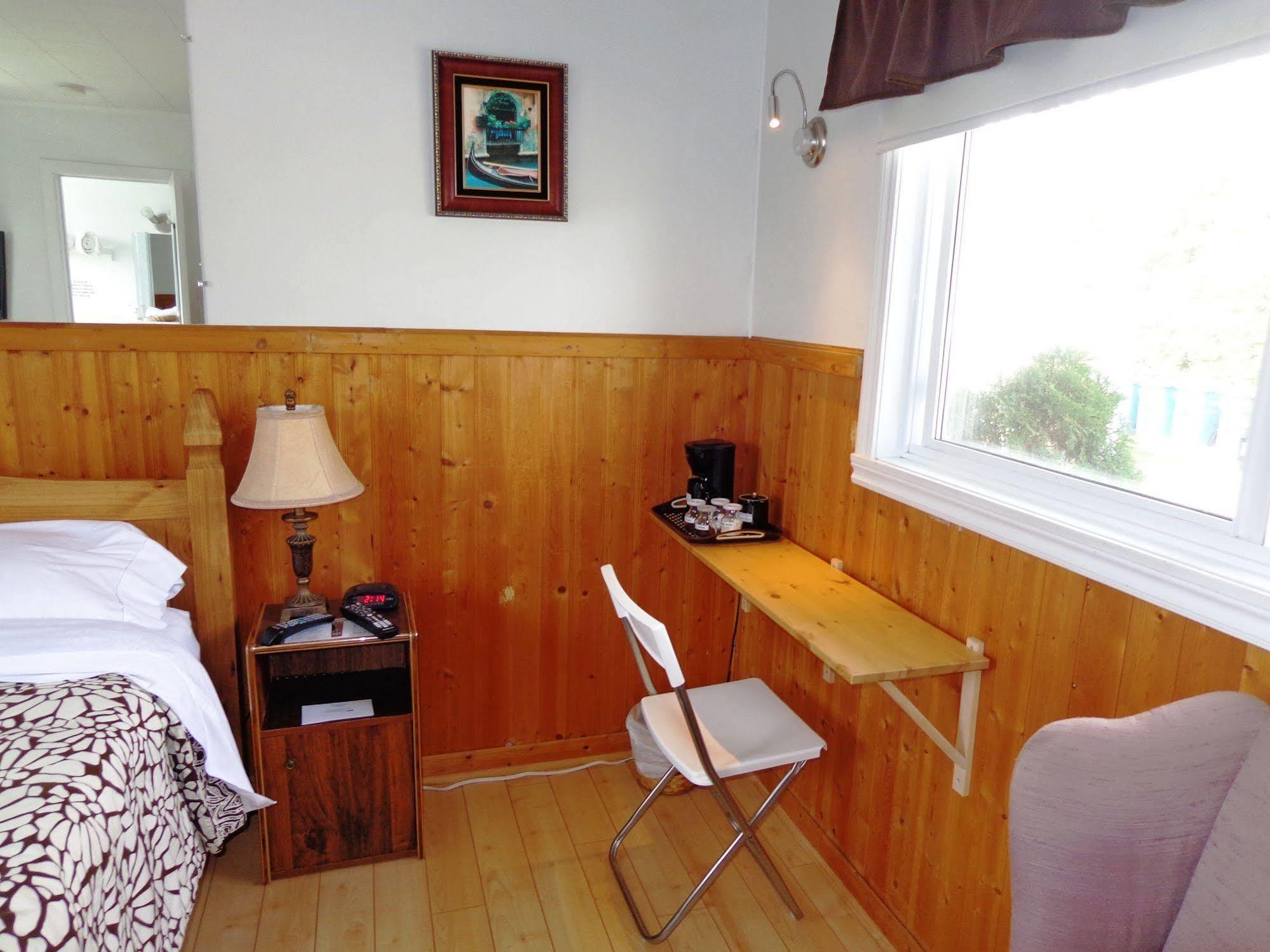 Motel Des Deux Lacs Waterloo Zewnętrze zdjęcie