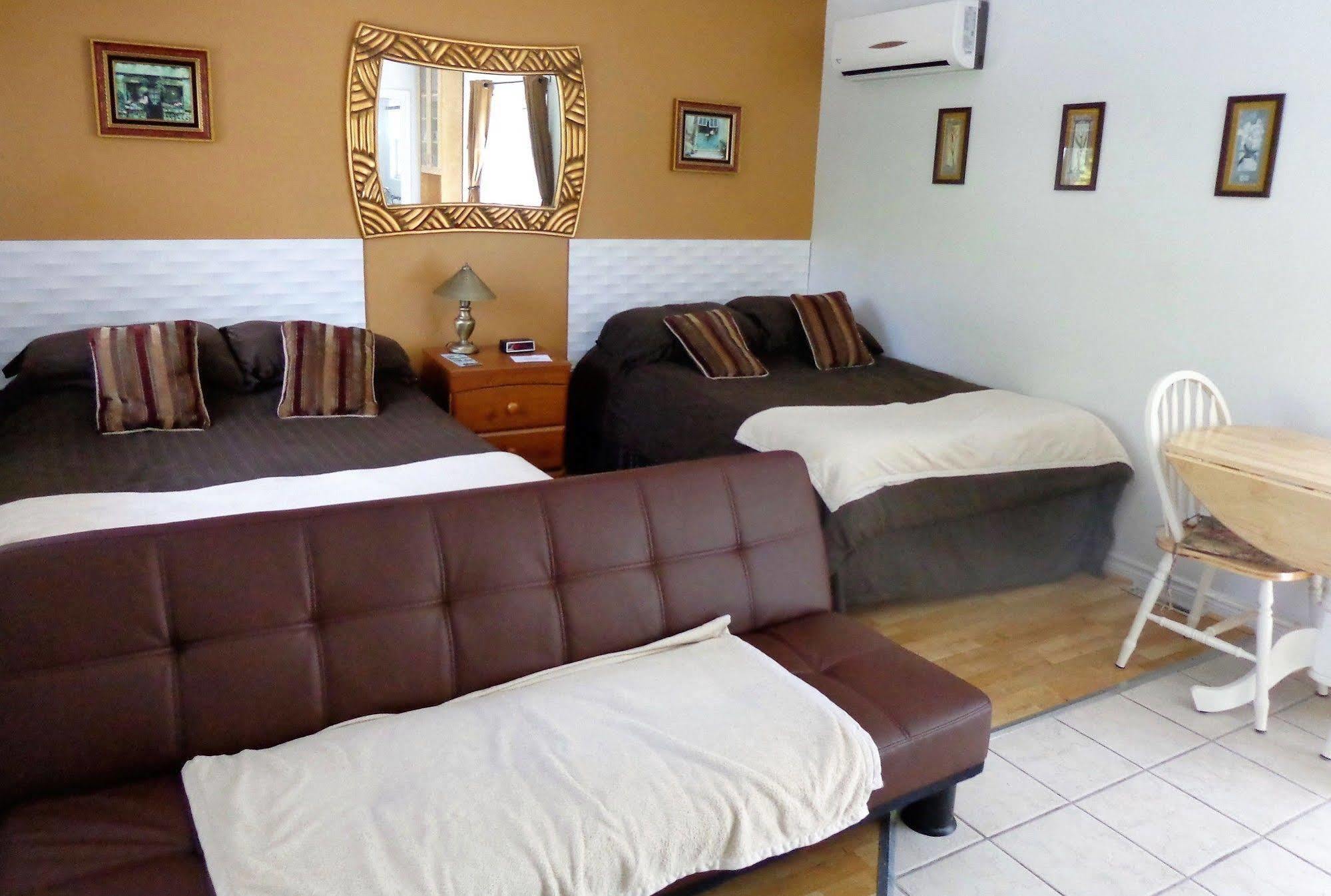 Motel Des Deux Lacs Waterloo Zewnętrze zdjęcie