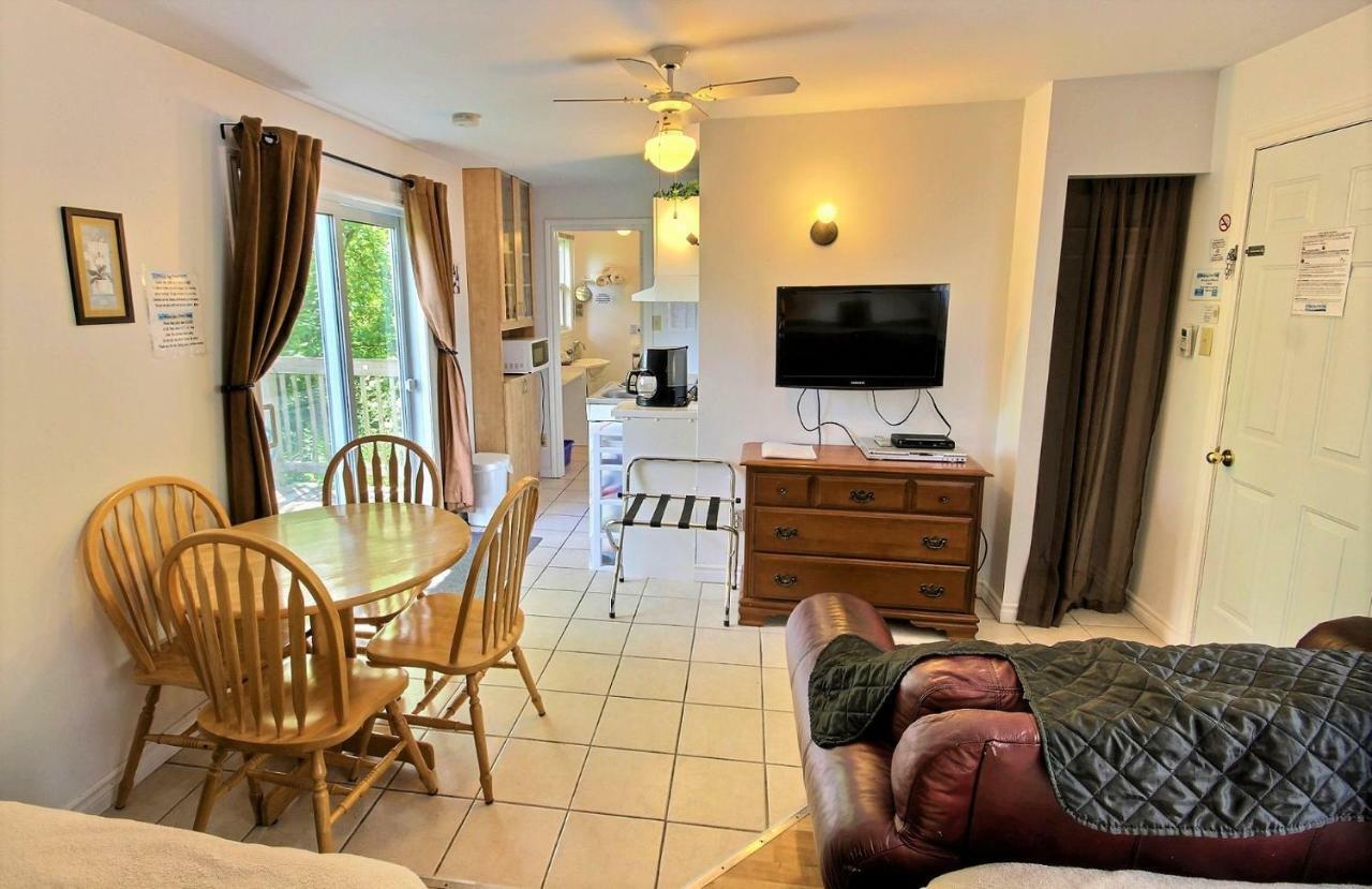 Motel Des Deux Lacs Waterloo Zewnętrze zdjęcie