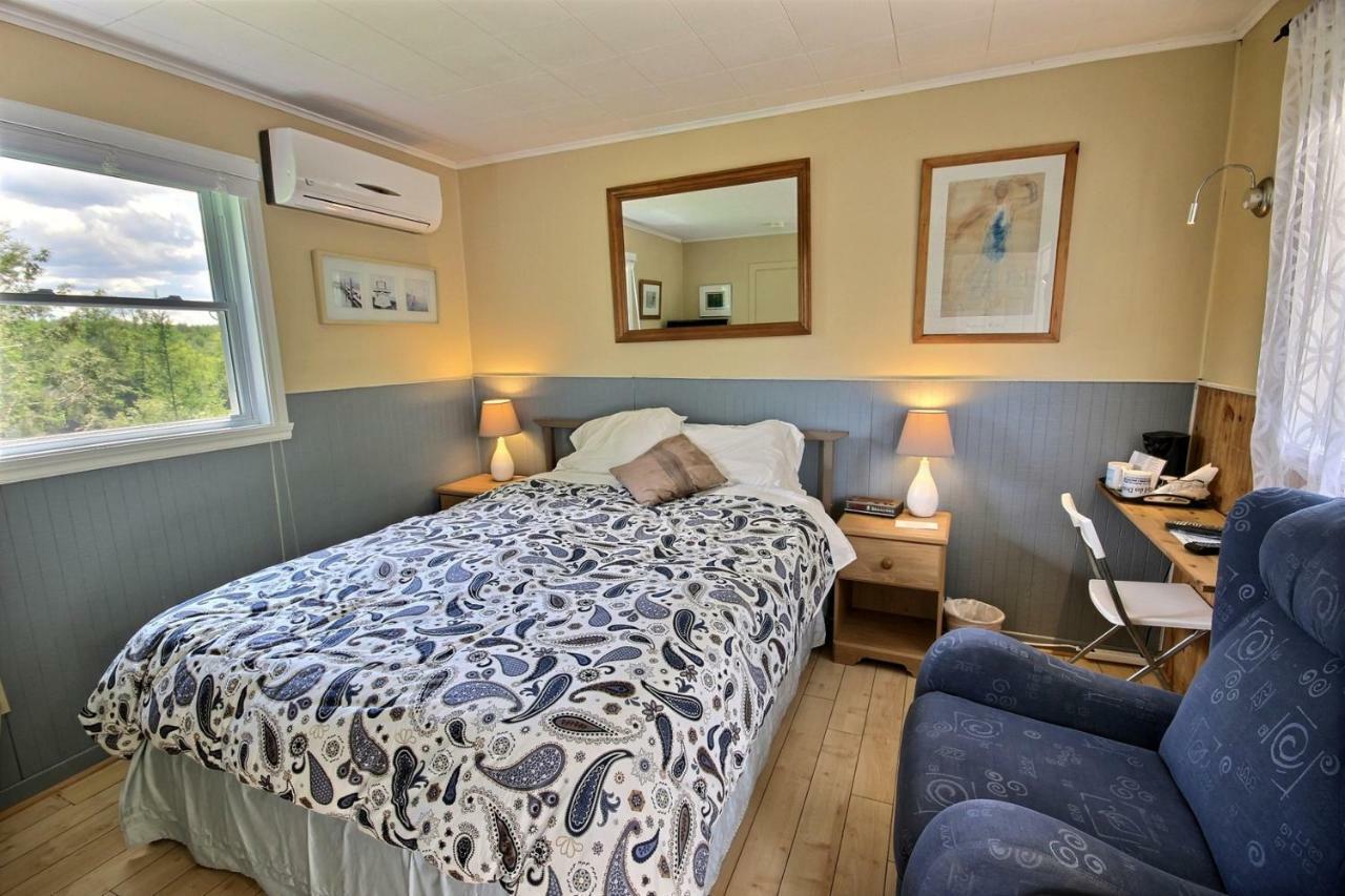Motel Des Deux Lacs Waterloo Zewnętrze zdjęcie