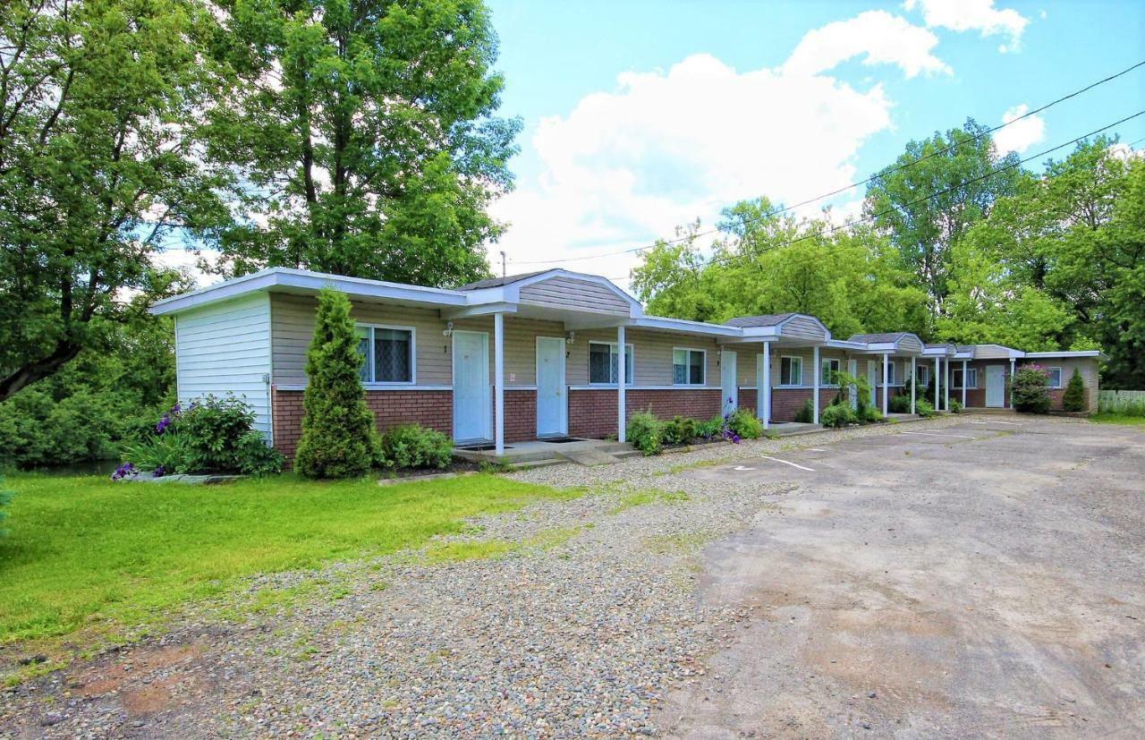 Motel Des Deux Lacs Waterloo Zewnętrze zdjęcie